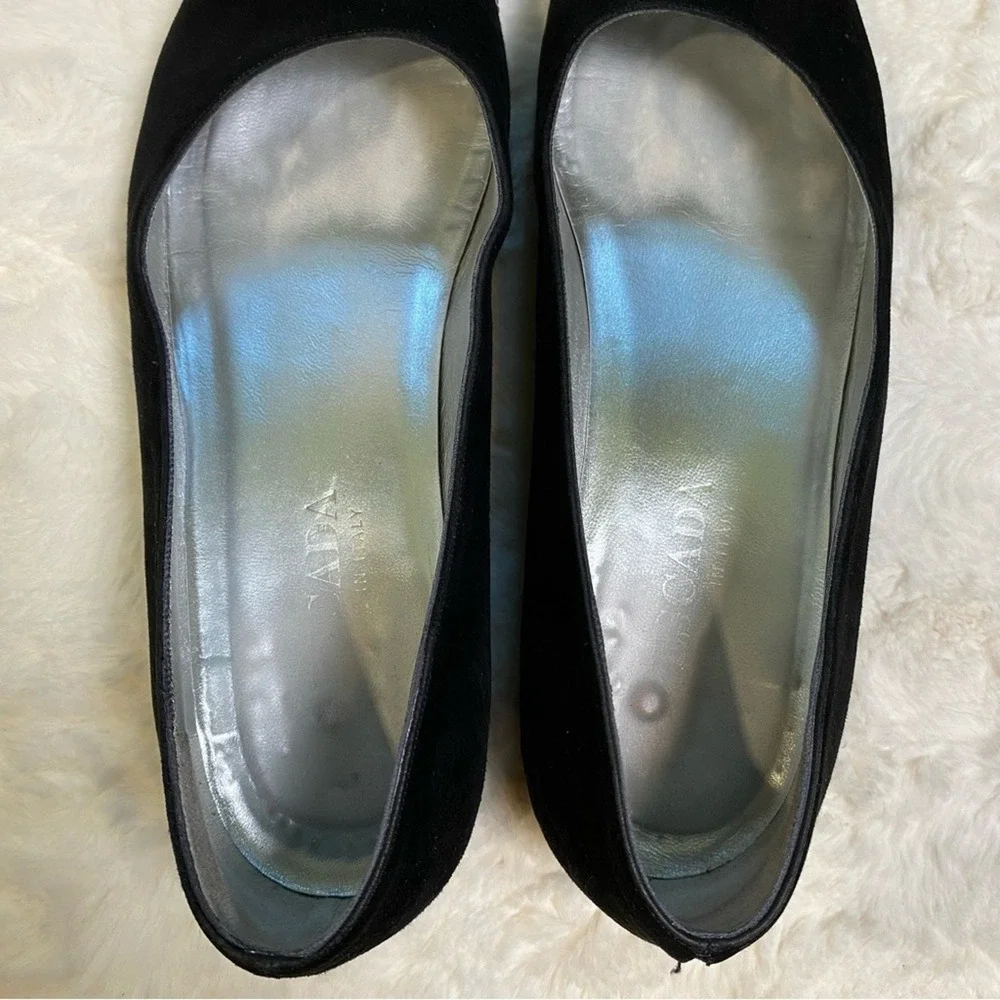 Escada Vero Cuoio Black Pointed Toe Crystal Rhinestone Velvet‎ Flats Size 39.5